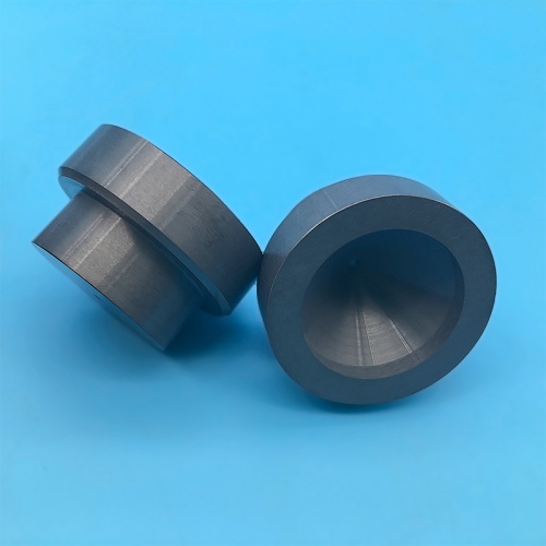 High temperature resistant, corrosion-resistant, wear-resistant silicon nitride ceramic nozzle