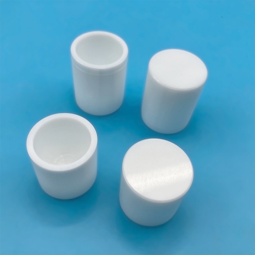 High temperature resistant zirconia ceramic crucible for laboratory use