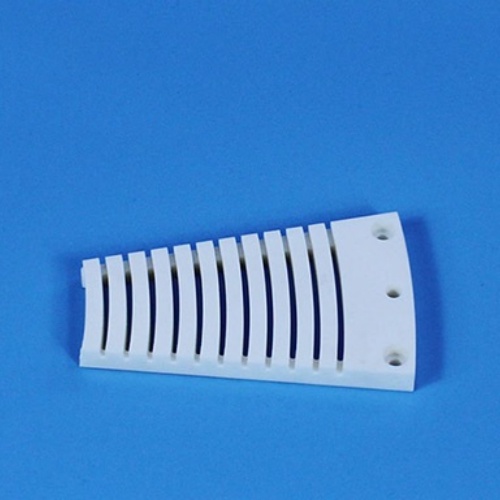 Fan shaped porous alumina ceramic structural component