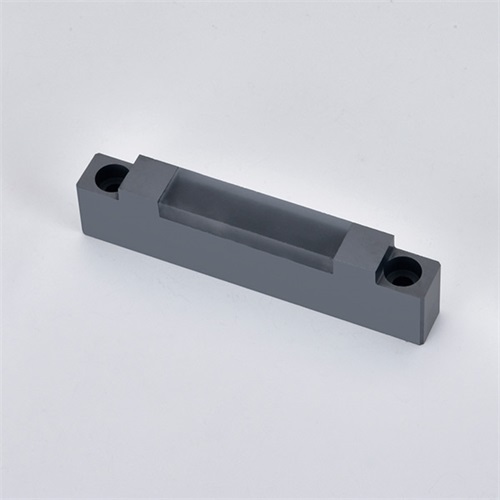 Fine structured silicon carbide ceramic bonding head