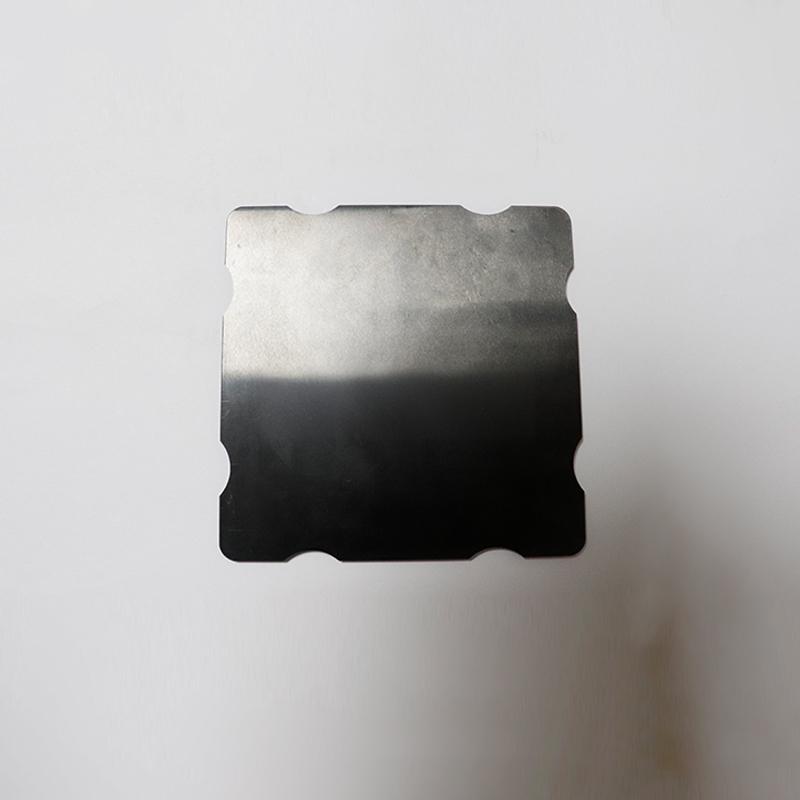 Irregular-shaped silicon carbide ceramic plates
