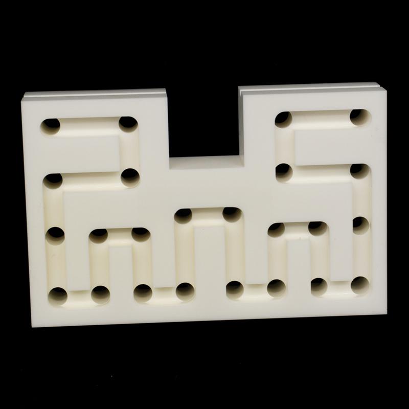 alumina porous structural components