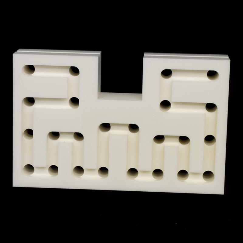 alumina porous structural components