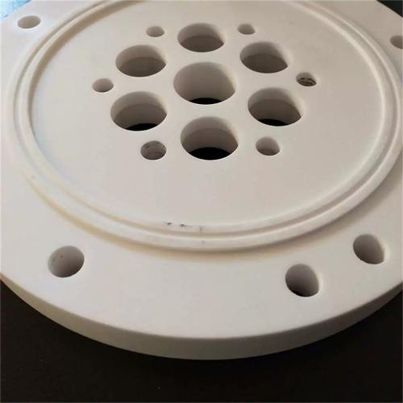 High-temperature resistance of ceramic flanges