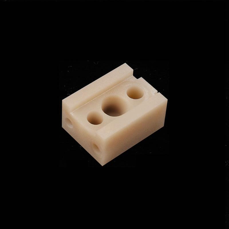 Aluminum nitride ceramic porous block