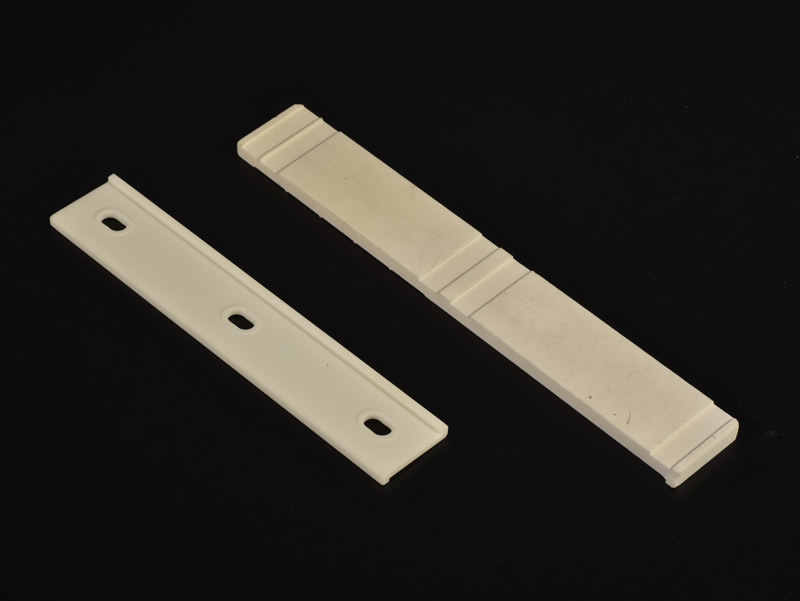 Aluminum oxide ceramic jaw breaking fixed plate