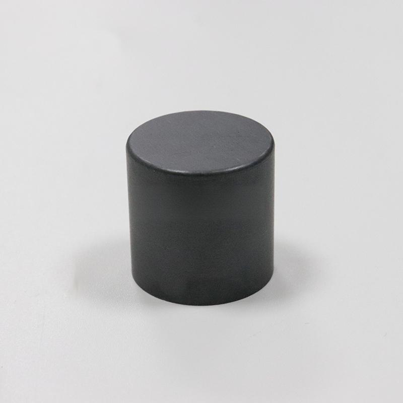 Silicon nitride ceramic pillar