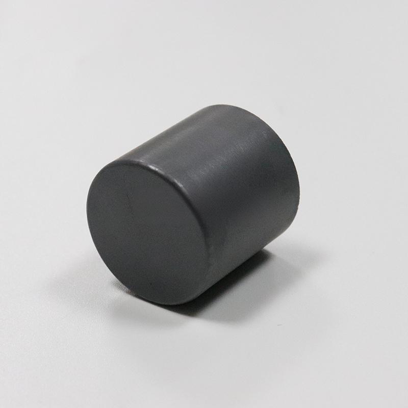 Silicon nitride ceramic pillar