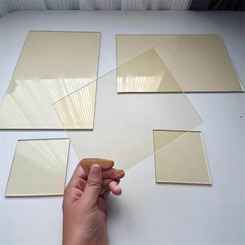High temperature resistant microcrystalline glass ceramic